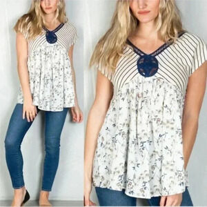 Stripe and Floral Pattern Short Sleeve Top BOUTIQU